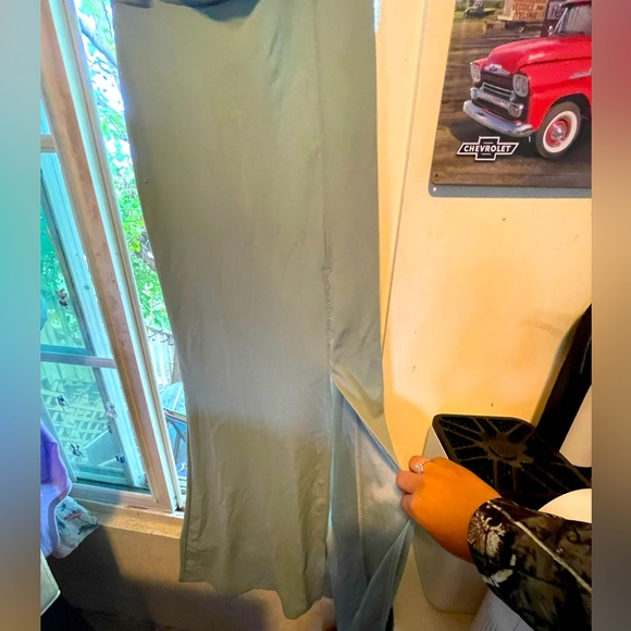 Bridesmaid dress. Used once but can be used for any occasion! Light green color - Picture 4 of 10